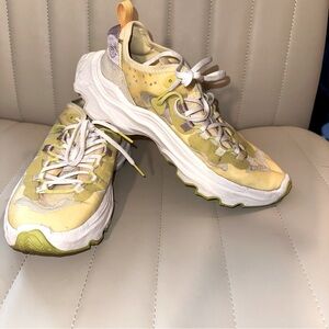 Sorel Kinetic Breakthru Tech Sneakers yellow with white & lavender size 7.5